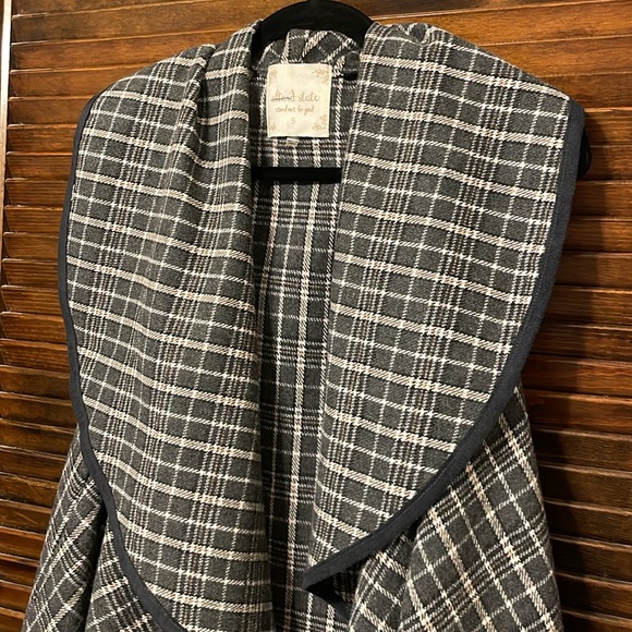 Altar’d State Grey & White Plaid Waterfall Vest - Picture 5 of 8